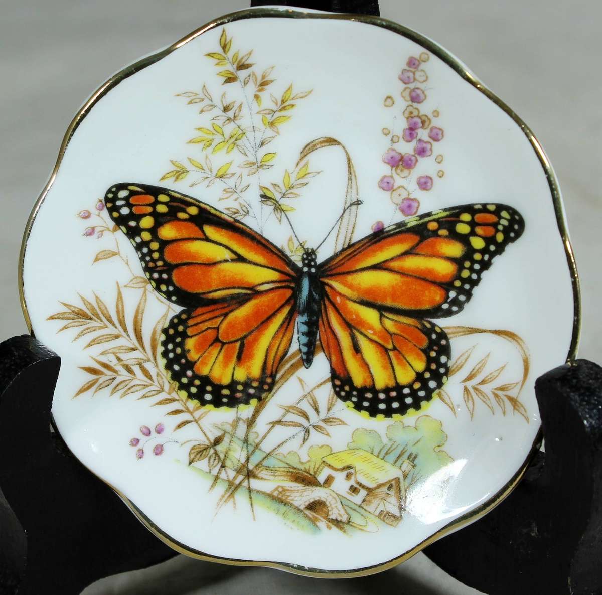 Small display plate - Fine bone China - Monarch butterfly