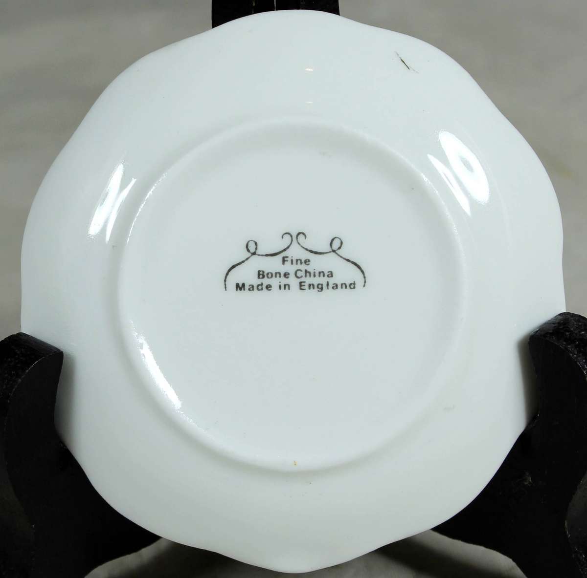 Small display plate - Fine bone China - Monarch butterfly