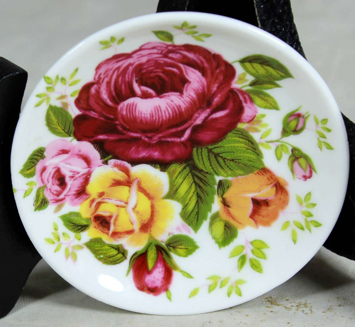 Sheer Elegance - Miniature display plate - Roses