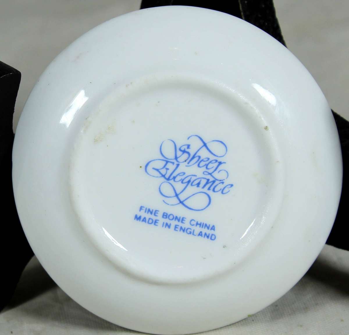 Sheer Elegance - Miniature display plate - Roses