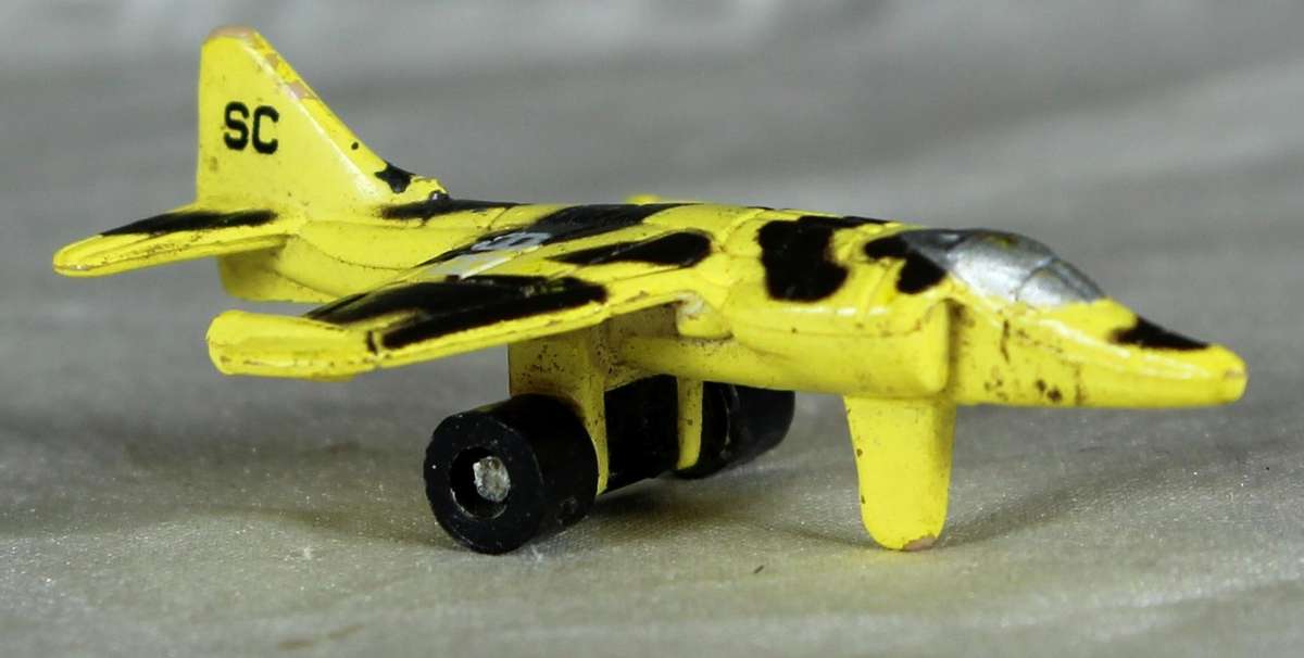Micro fighter F-16 falcon jet