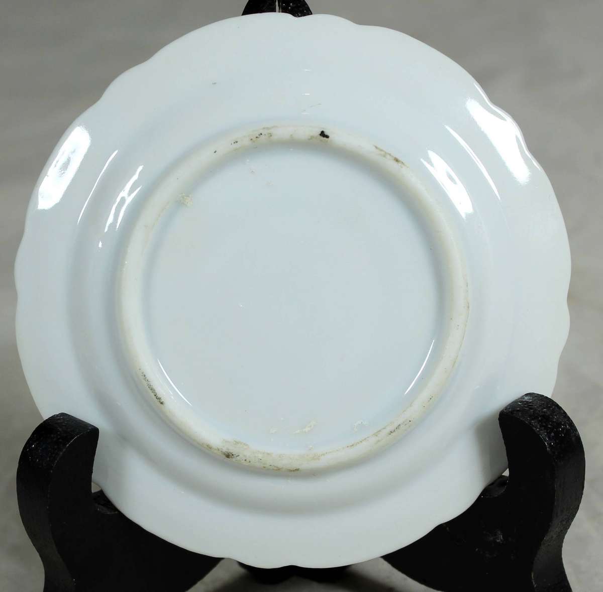 Small display plate - Victorian scene