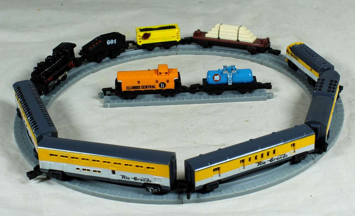 Micro Machines - Galoob - Train set with 2 sets of trains