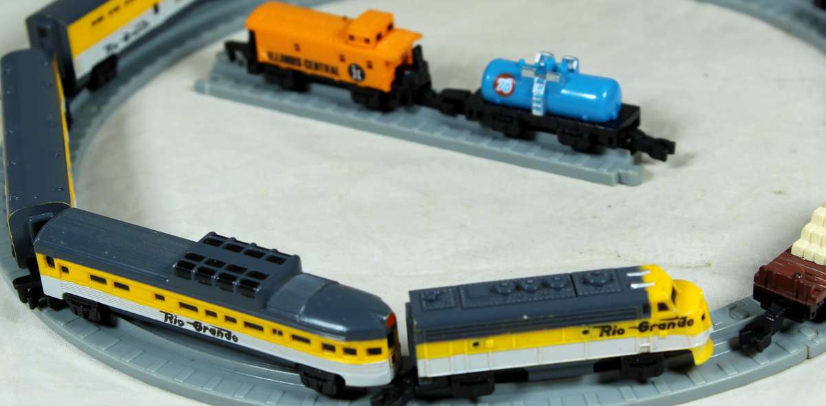 Micro Machines - Galoob - Train set with 2 sets of trains