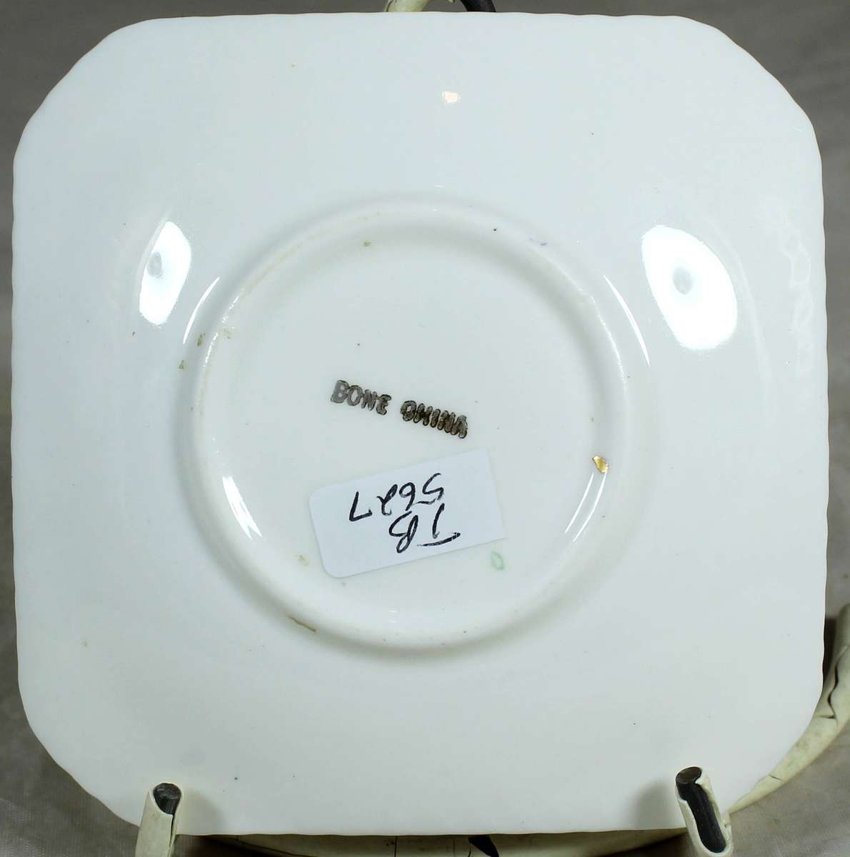 Small square display plate - Purple flowers