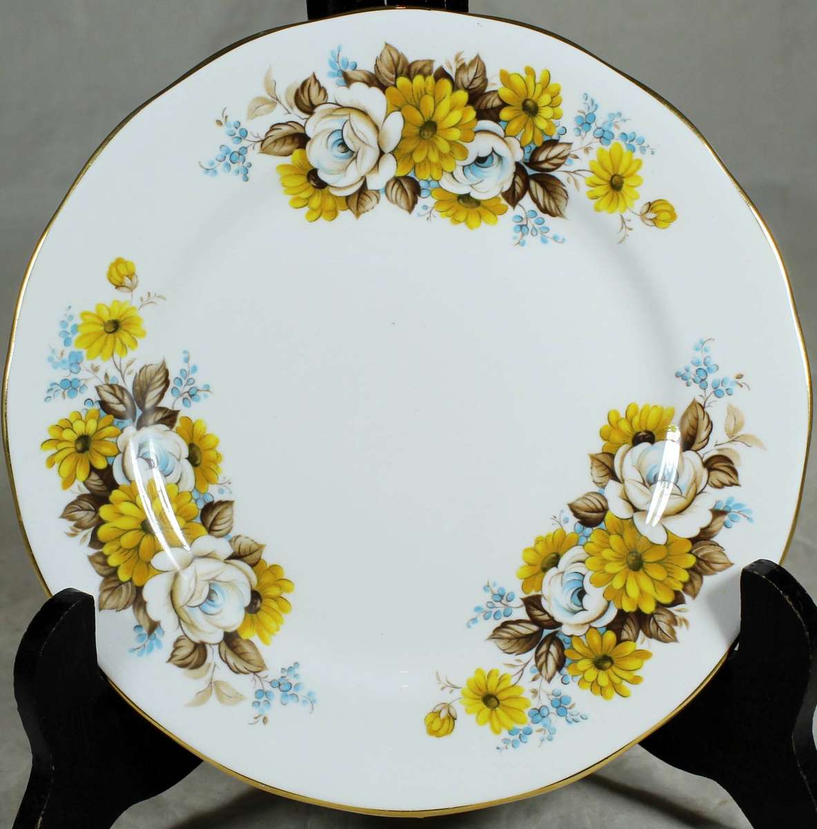 Royal Vale side plate with roses