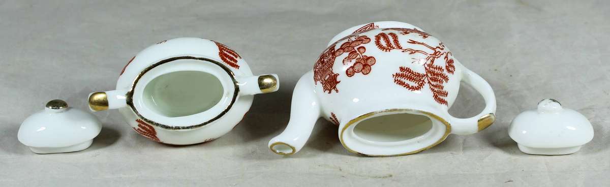 Miniature willow pattern teapot & sugar bowl