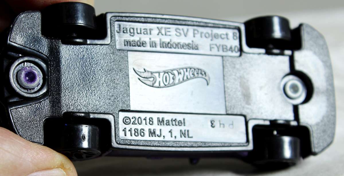 Hotwheels - Jaguar XE SV Project 8