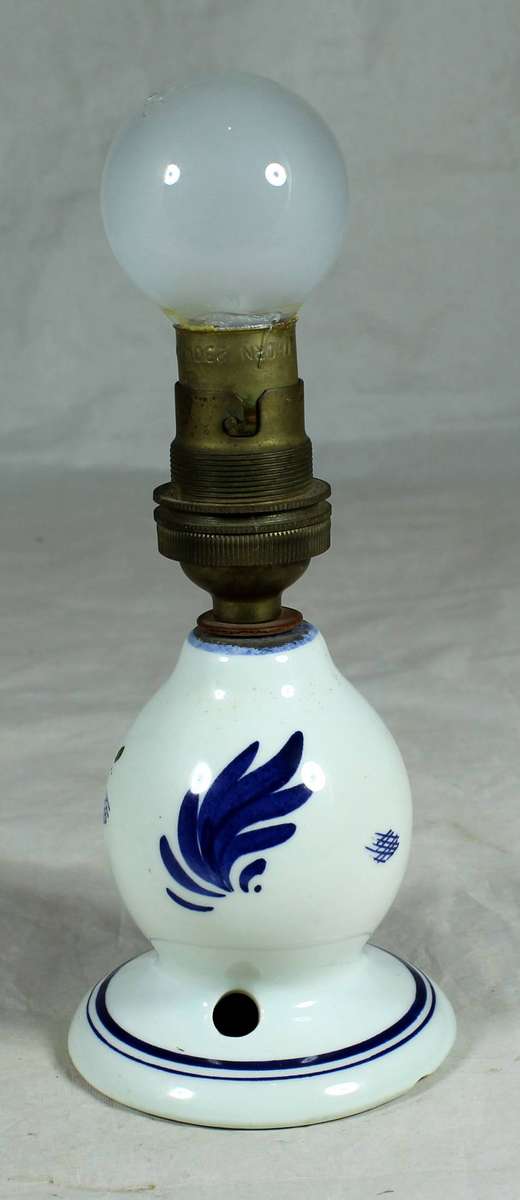 Delft bedside lamp