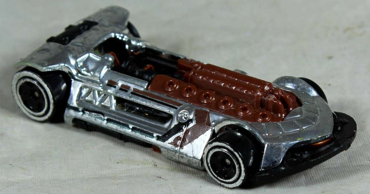 Hotwheels - CFG98 Chrome & Brown car