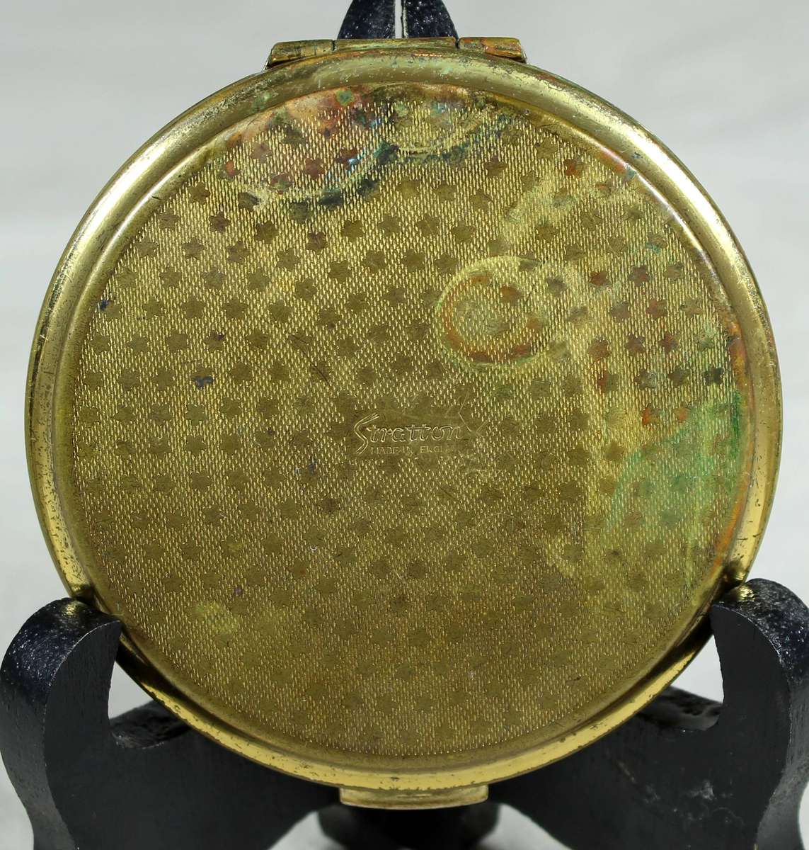 Powder compact - Straton with birds on red background