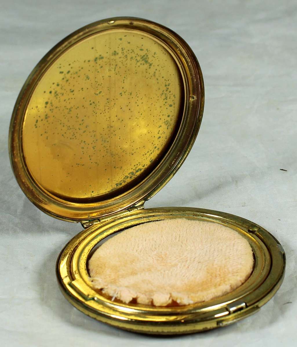 Powder compact - Straton with birds on red background