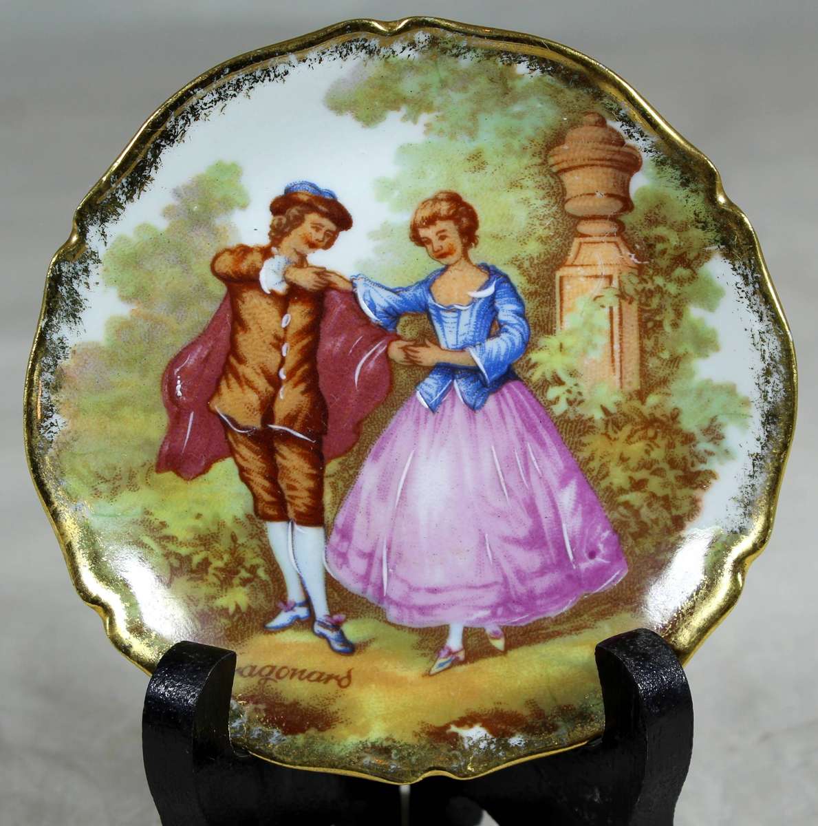 Limoges - Small display plate - Porcelaine d' Art - Victorian couple