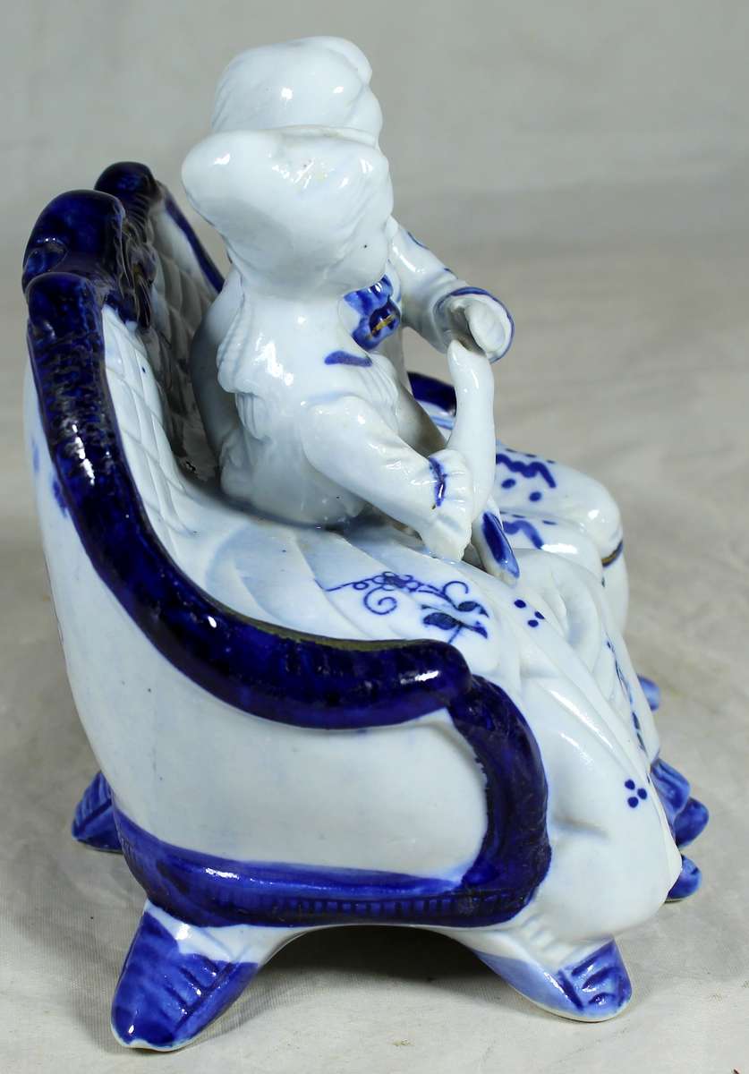 Victorian couple in blue and white