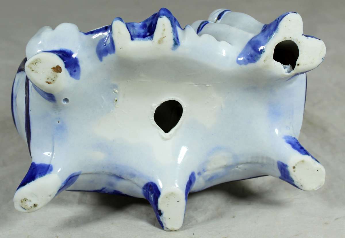 Victorian couple in blue and white