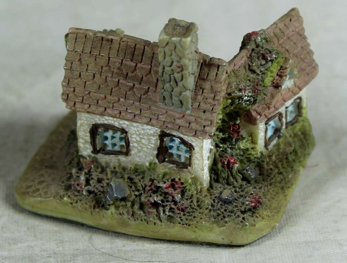 Miniature Lilliput style cottage