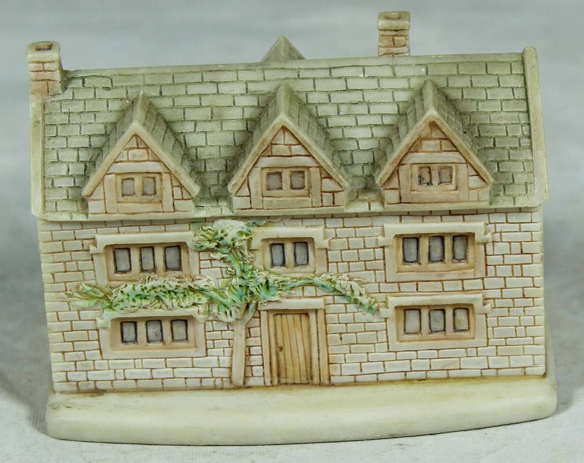 Manor house - small trinket box