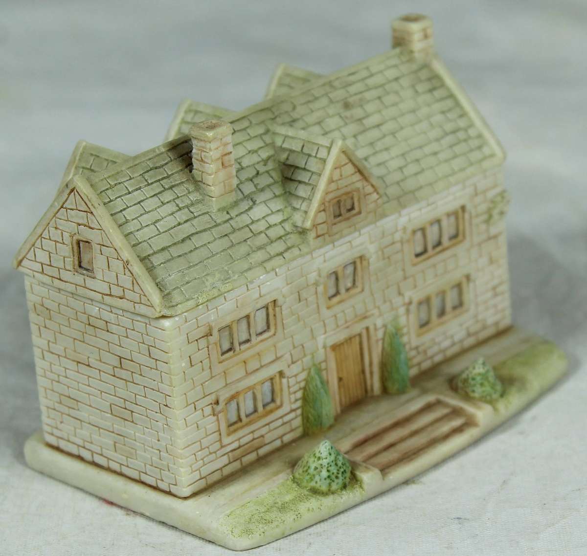 Manor house - small trinket box