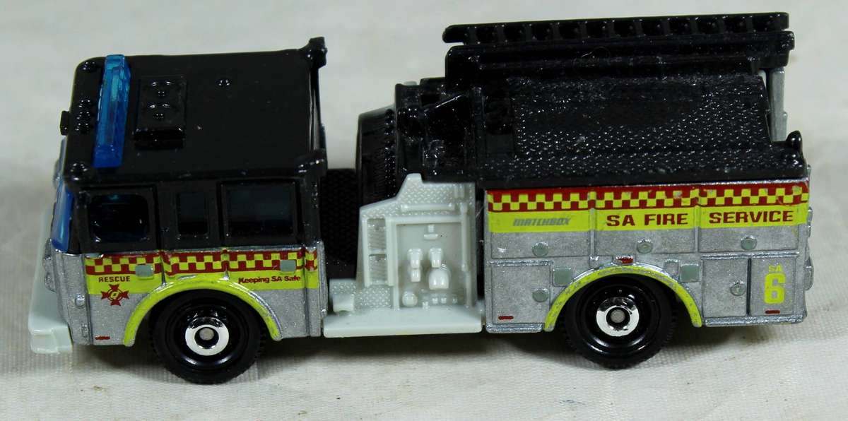 Matchbox - Pierce Dash Fire Engine