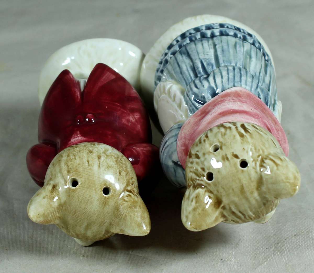 Pair of Otagiri (Japan) - Hand painted salt & pepper shakers