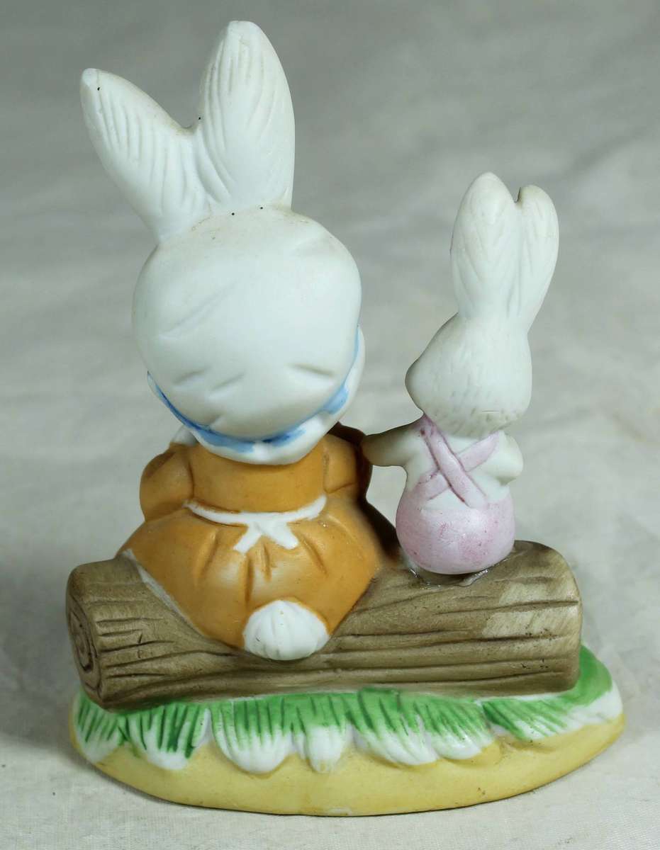 Ceramic - Grandmother bunny reading to little one