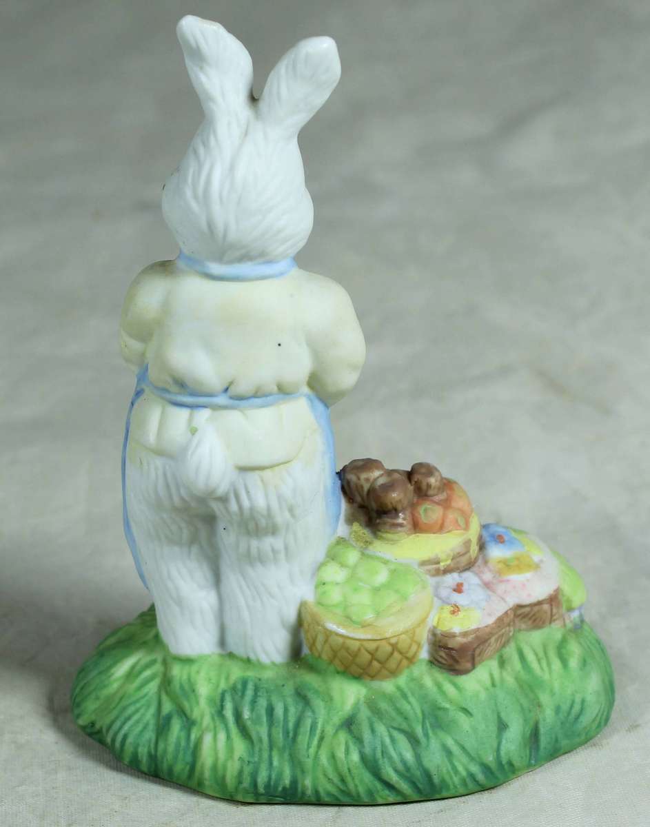 Ceramic - Bunny farmer