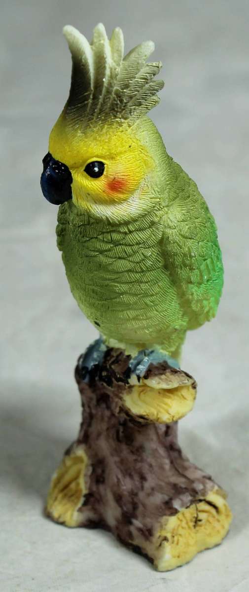 Molded sulpher crested cockatoo