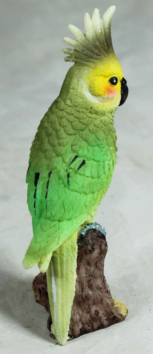Molded sulpher crested cockatoo