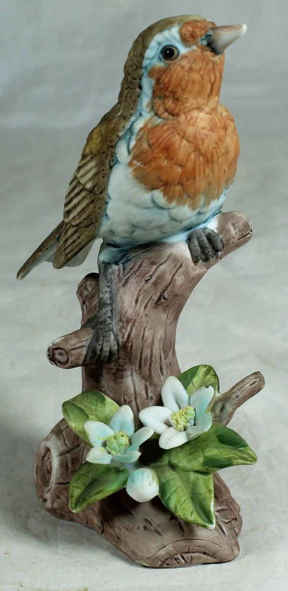 Ceramic - Robin on a tree stump