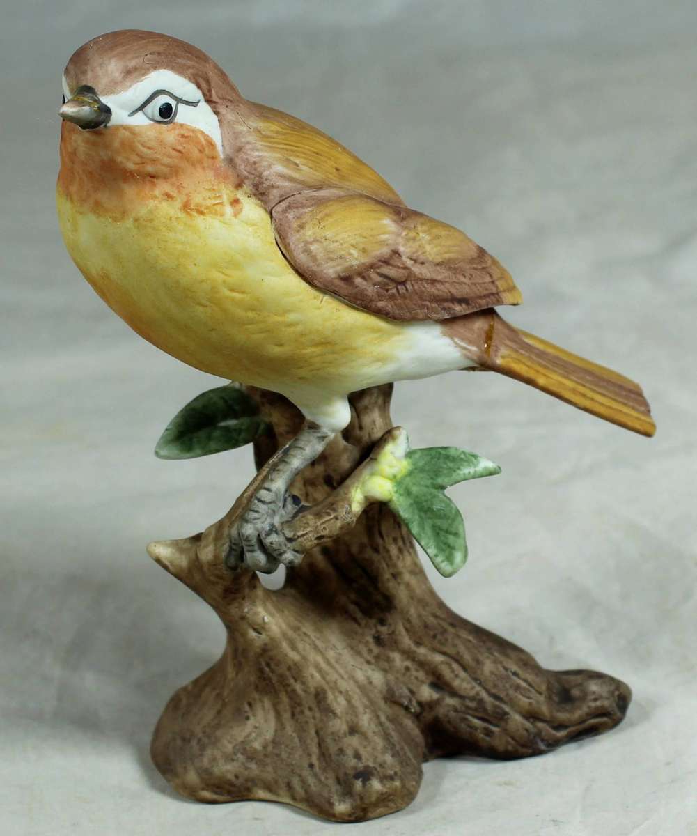 Ceramic - Bird on a tree stump