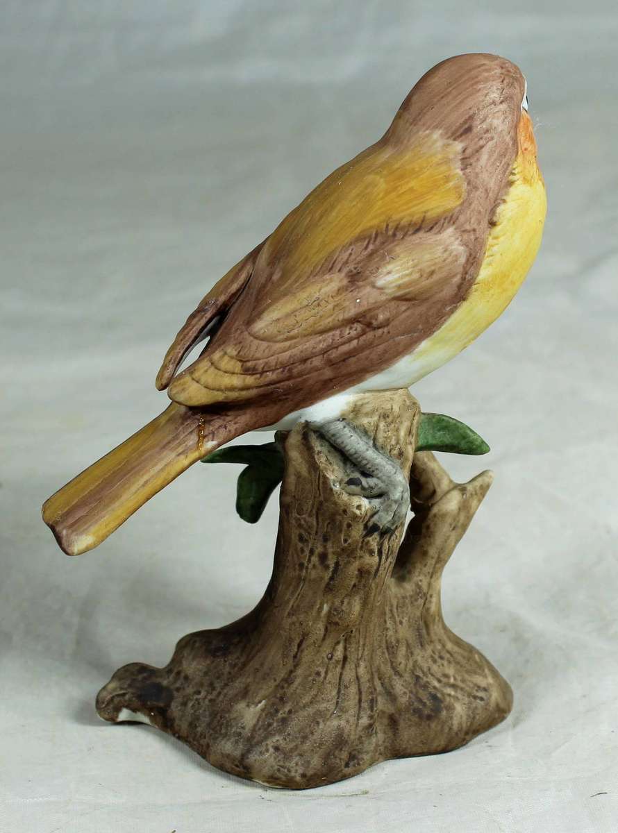 Ceramic - Bird on a tree stump