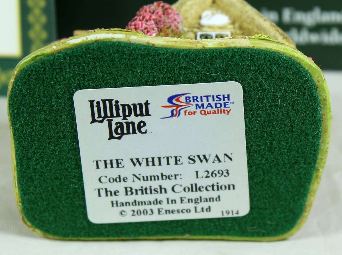 Lilliput Lane - The White Swan- With Deeds certificate - Boxed
