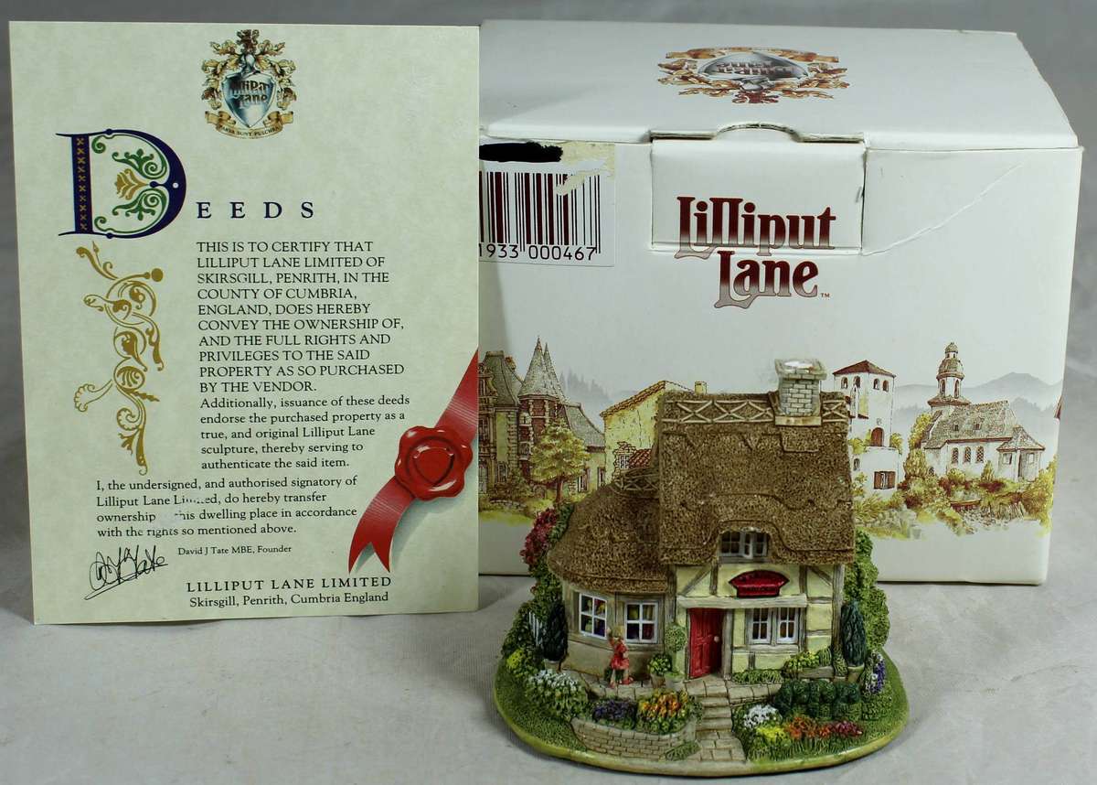 Lilliput Lane - Peardrop Parlour - With Deeds certificate - Boxed