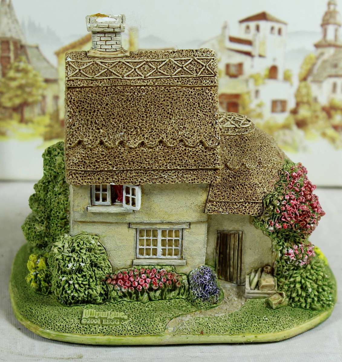 Lilliput Lane - Peardrop Parlour - With Deeds certificate - Boxed