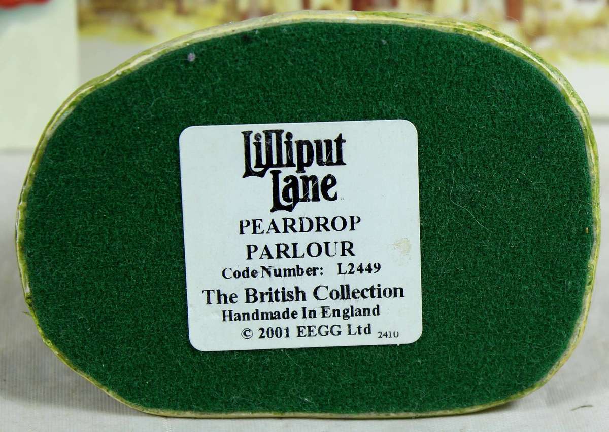 Lilliput Lane - Peardrop Parlour - With Deeds certificate - Boxed