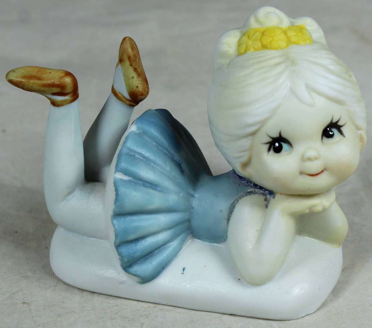 Ceramic figurine - Ballerina laying down
