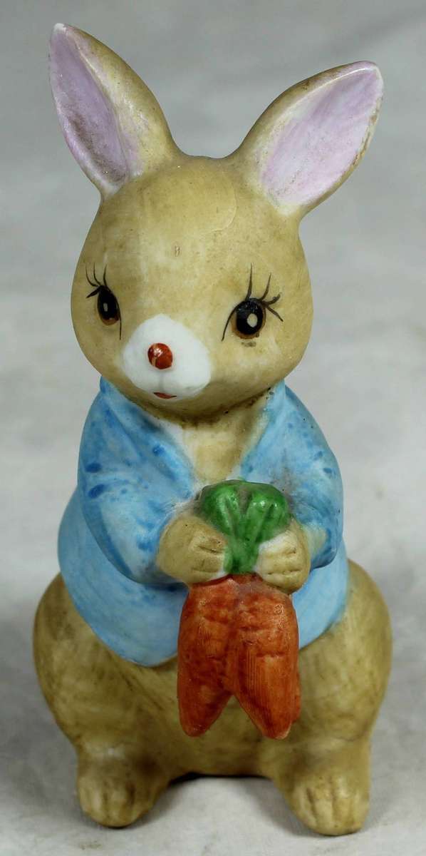 Ceramic figurine - Bunny with carrots