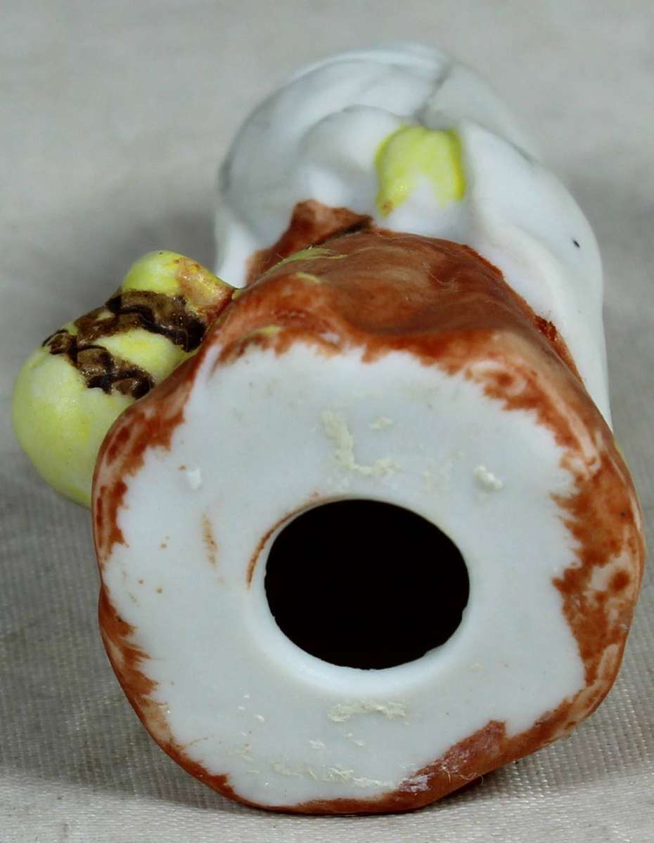 Ceramic figurine - Middle Eastern woman