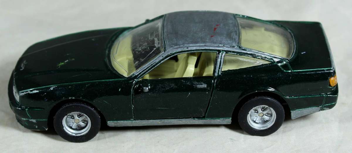 MC toy - Aston Martin Virage