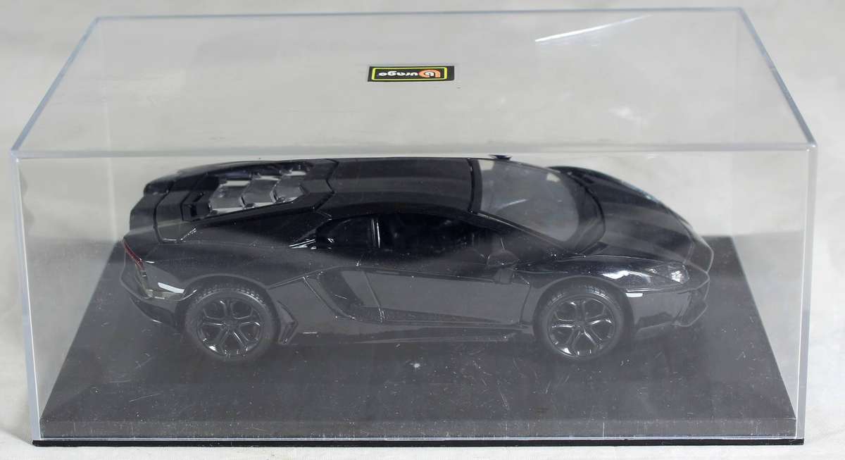 Burago - Lamborghini Aventador LP700-4