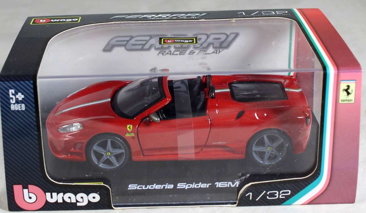 Burago - Ferrari Scuderia Spider 16m