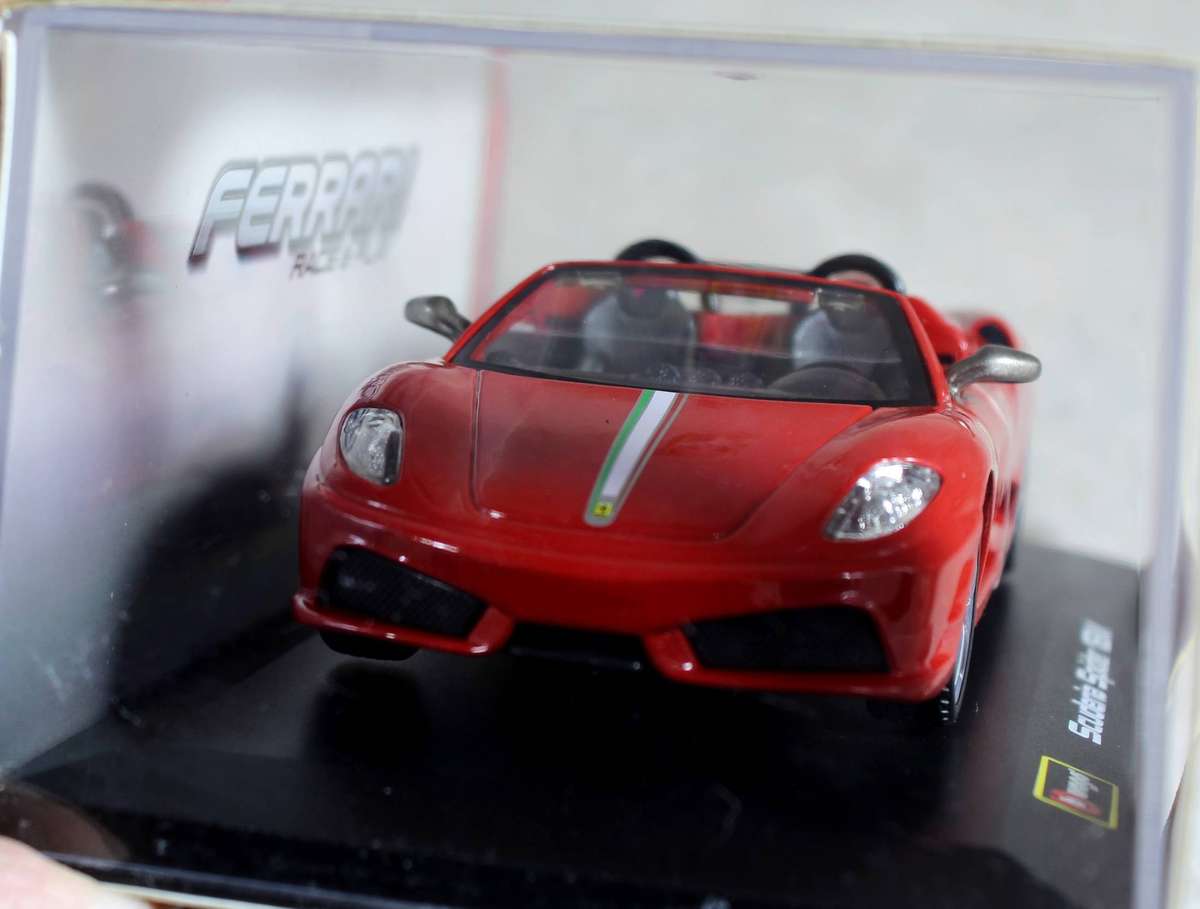 Burago - Ferrari Scuderia Spider 16m