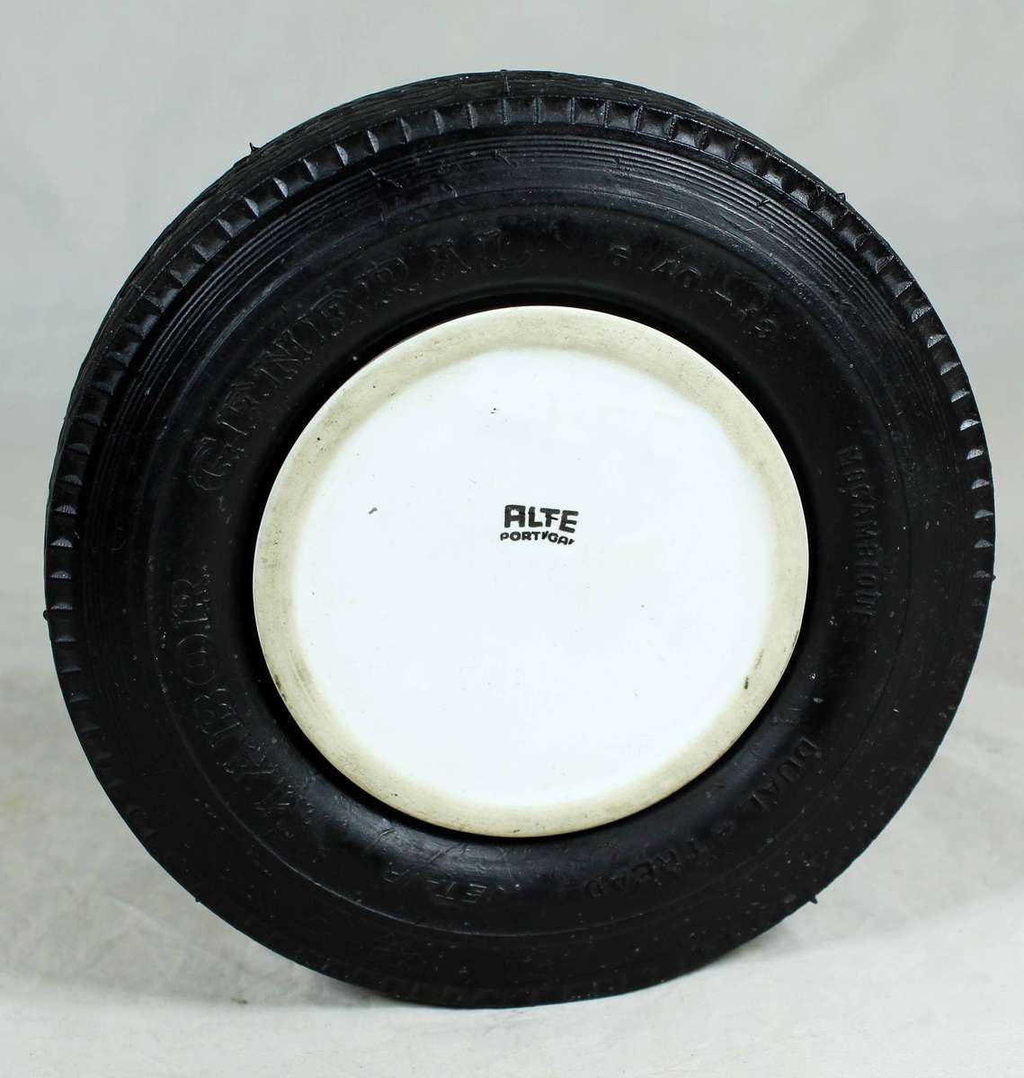 Mabor de Mozambique - Tyre ashtray