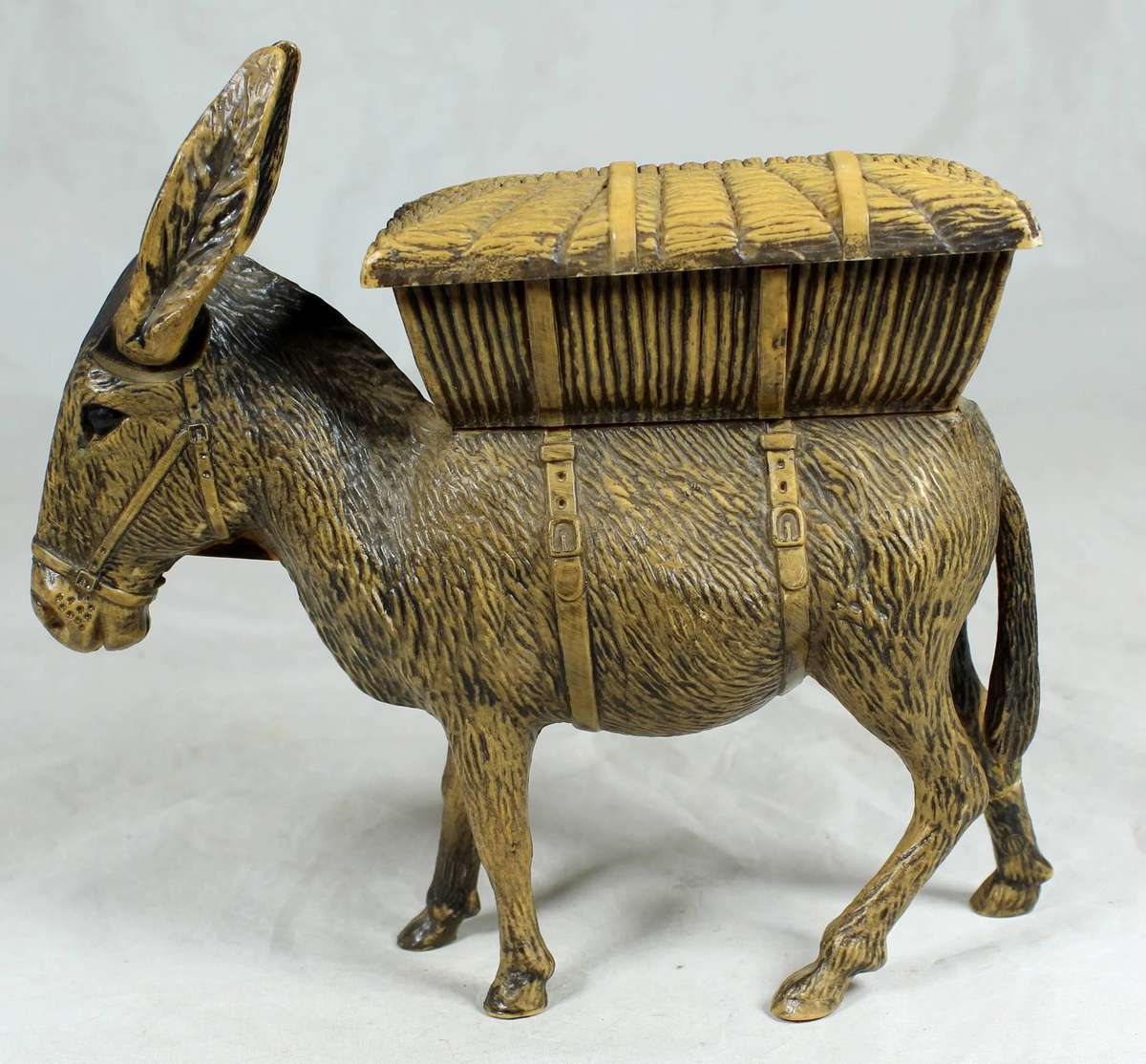 Novelty donkey cigarette dispenser