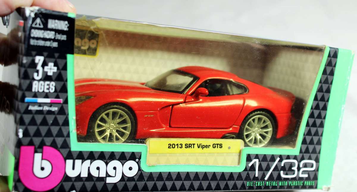 Burago - 2013 SRT Viper GTS