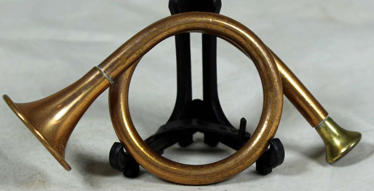 Small copper & brass hunting horn