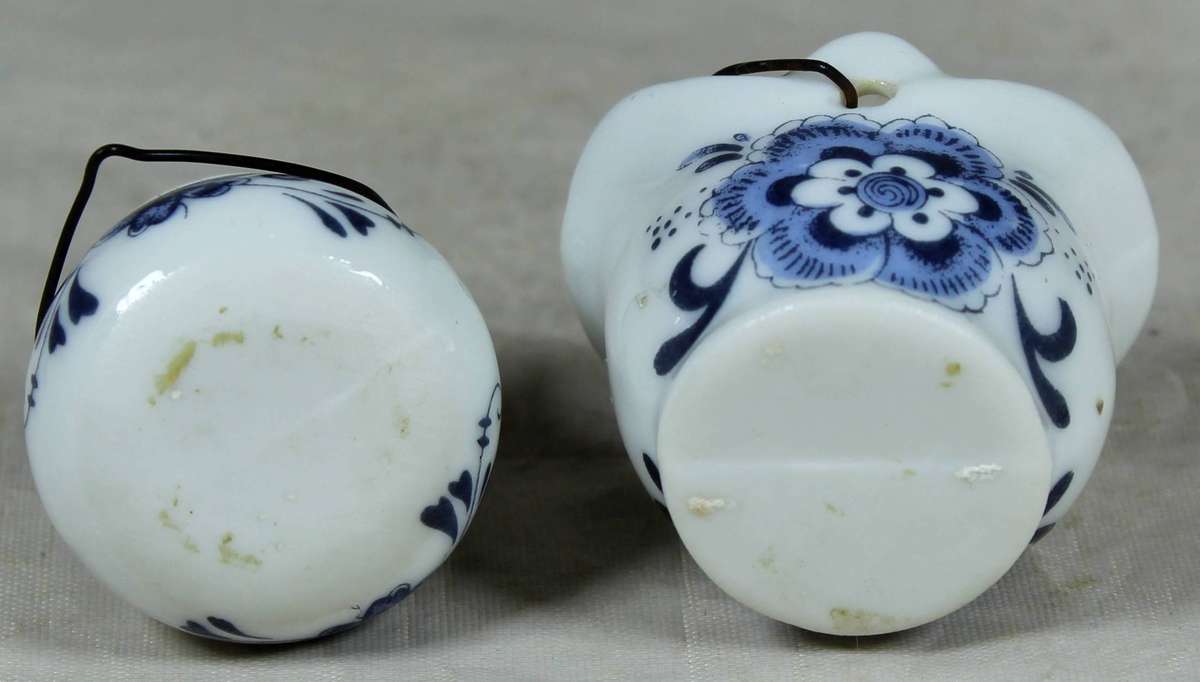 Miniature porcelain pair of coal shuttles