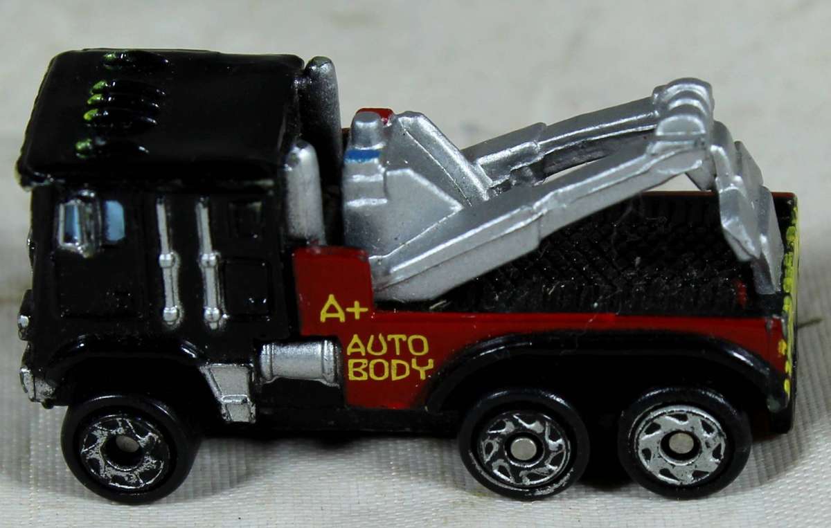 Micro Machines - LGTI - Auto body tow truck