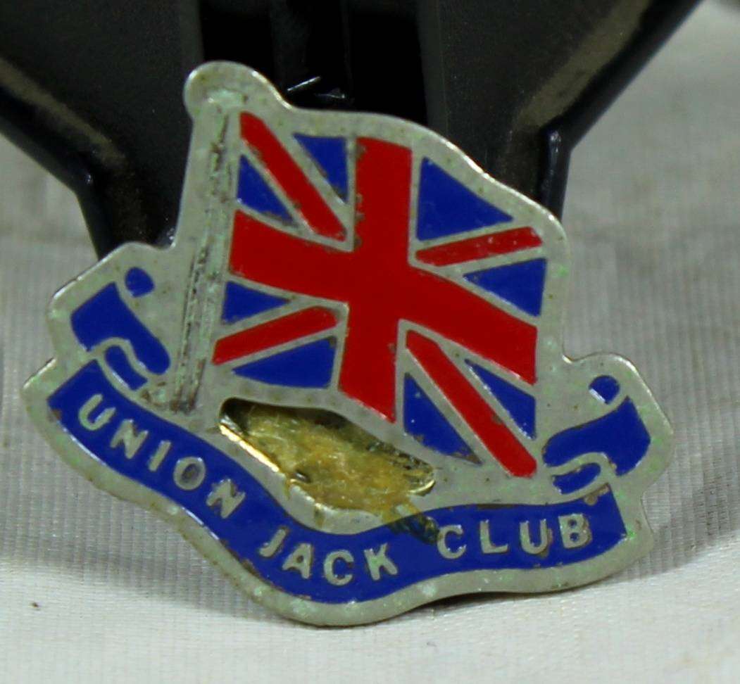 Small union Jack badge with magnet