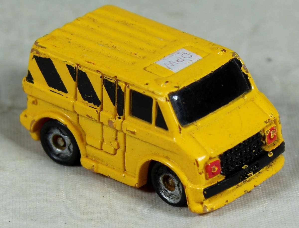 Micro Machines - Charm Max - Yellow van